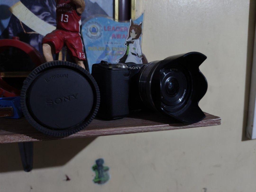 Sony E-mount Nex-5 Camera with Lens (Shutter Error) negotiable (Category: Cameras) located in Alegria. Submitted by eli090585 (Listing ID 1443634656, Image 1). Description: - Sony E-mount Nex-5 camera - Includes Kit and Pancake Lens - Lens cap included - Selling as is.