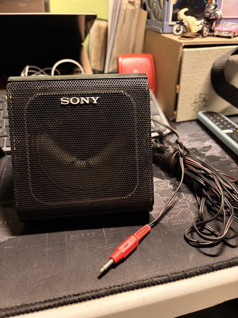 Sony SS-C5 Speaker System (Category: Soundbars, Speakers & Amplifiers) located in Cavite. Submitted by marxvenn (Listing ID 1443663884, Image 1). Description: - Sony SS-C5 Speaker 1pc - Impedance: 3.2 Ohms - Maximum Power: 4W - Condition: Working - Works with Computer setup - Original red Sony plug Loc: Dasmarinas Cavite.
