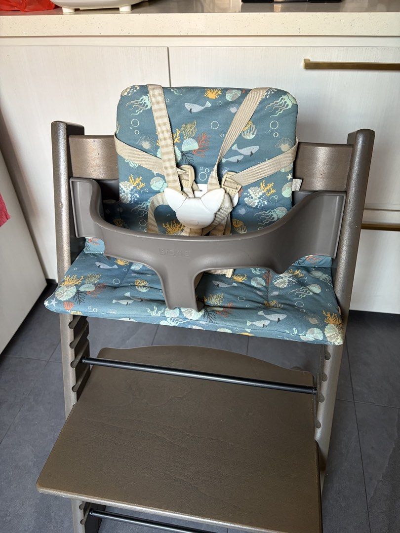 Stokke Tripp Trapp High Chair- Hazy grey (Category: Baby High Chairs) located in Singapore. Submitted by paperandi (Listing ID 1443587478, Image 3). Description: In good condition Color hazy grey Comes with all accessories on the chair in the photo What you see is what you get All authentic Stokke Price is firm Delivery can be arranged with a fee.