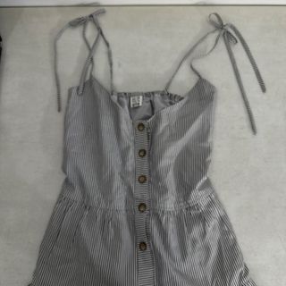(Category: ) located in . Submitted by shopsofiascloset (Listing ID 1443532313, Image 1). Description: .