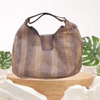(Kategori: ) berada di . Dikirim oleh vieta_bagshop (ID iklan 1443528593, Gambar 1). Deskripsi: .
