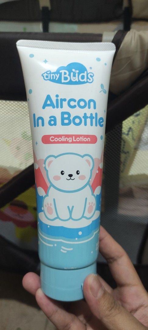 Tiny Buds Aircon in a Bottle Cooling Lotion 100ml (Category: Body Care) located in Pateros City. Submitted by Mixed.Selection (Listing ID 1443640999, Image 1). Description: - Instantly cools and comforts your baby - Soothes skin and helps prevent heat rash - Made with natural ingredients - Gentle formula, perfect for sensitive baby skin - Easy and quick to apply.