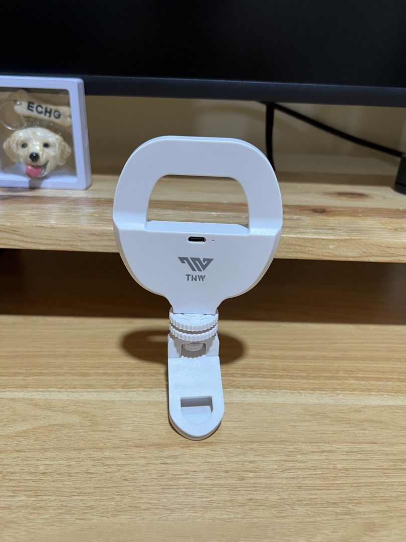 TNW Clip-on Ring Light for Phone (Category: Lighting & Studio Equipment) located in Antipolo. Submitted by emjig (Listing ID 1443537032, Image 2). Description: - Clip-on ring light for phones - 3 brightness levels - 3 color modes - USB rechargeable - Ideal for selfies, videos, and makeup - Easy to attach to any phone or tablet.