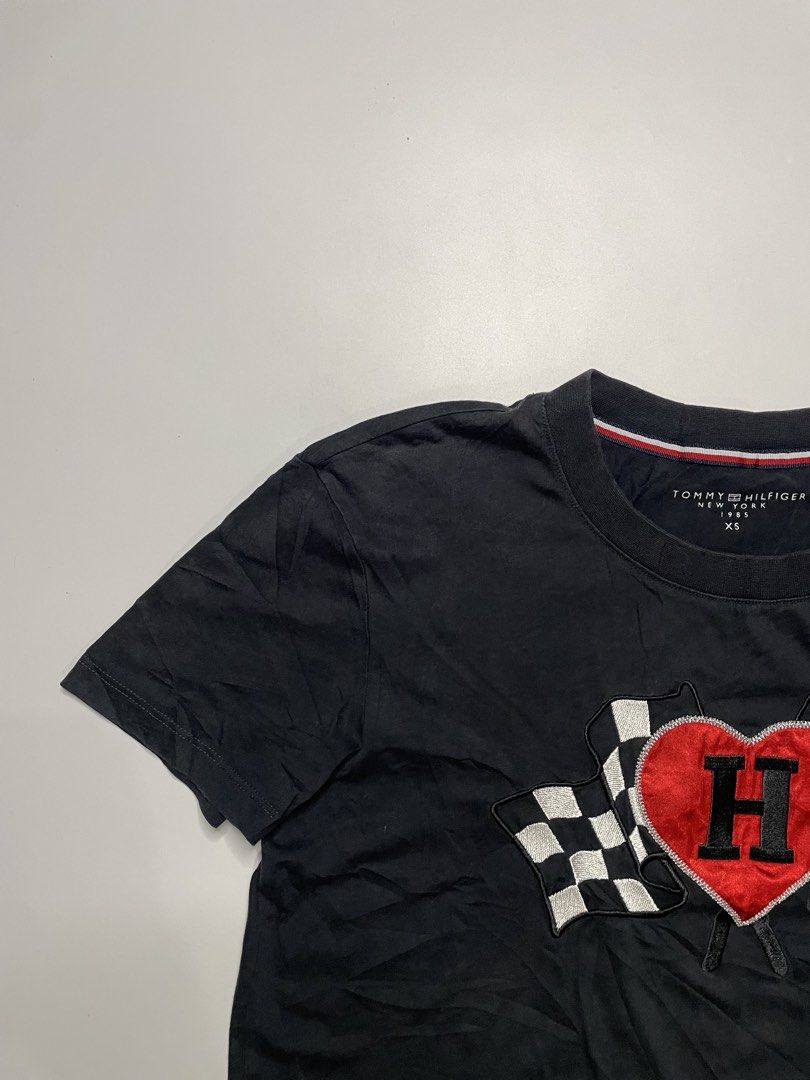Tommy Hilfiger Boxy shirt (Category: Shirts) located in Dasmarinas. Submitted by just_find_castleton (Listing ID 1443594910, Image 3). Description: Tommy Hilfiger Boxy shirt Size: XS Dimension: Width - 20 Length - 20 Condition - 9/10 -Check pics.