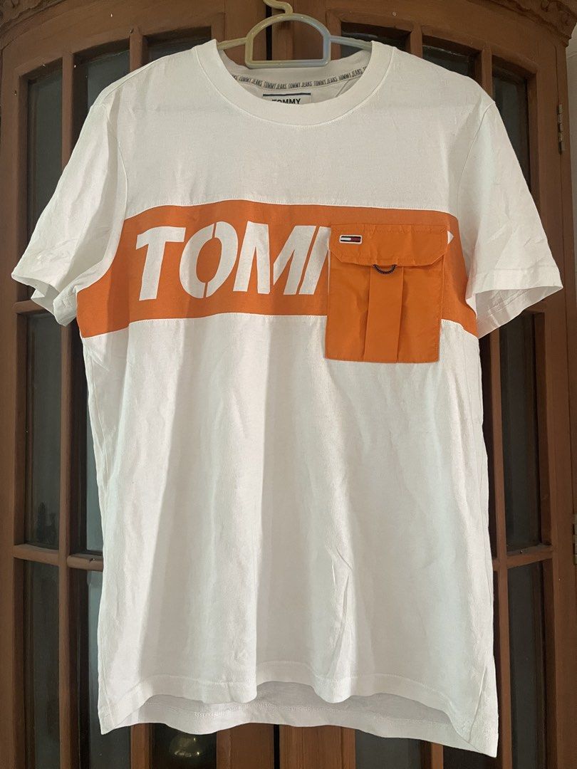 Tommy shirt (Category: Tshirts & Polo Shirts) located in Ipoh. Submitted by ieda24 (Listing ID 1443540261, Image 1). Description: Foc postage.