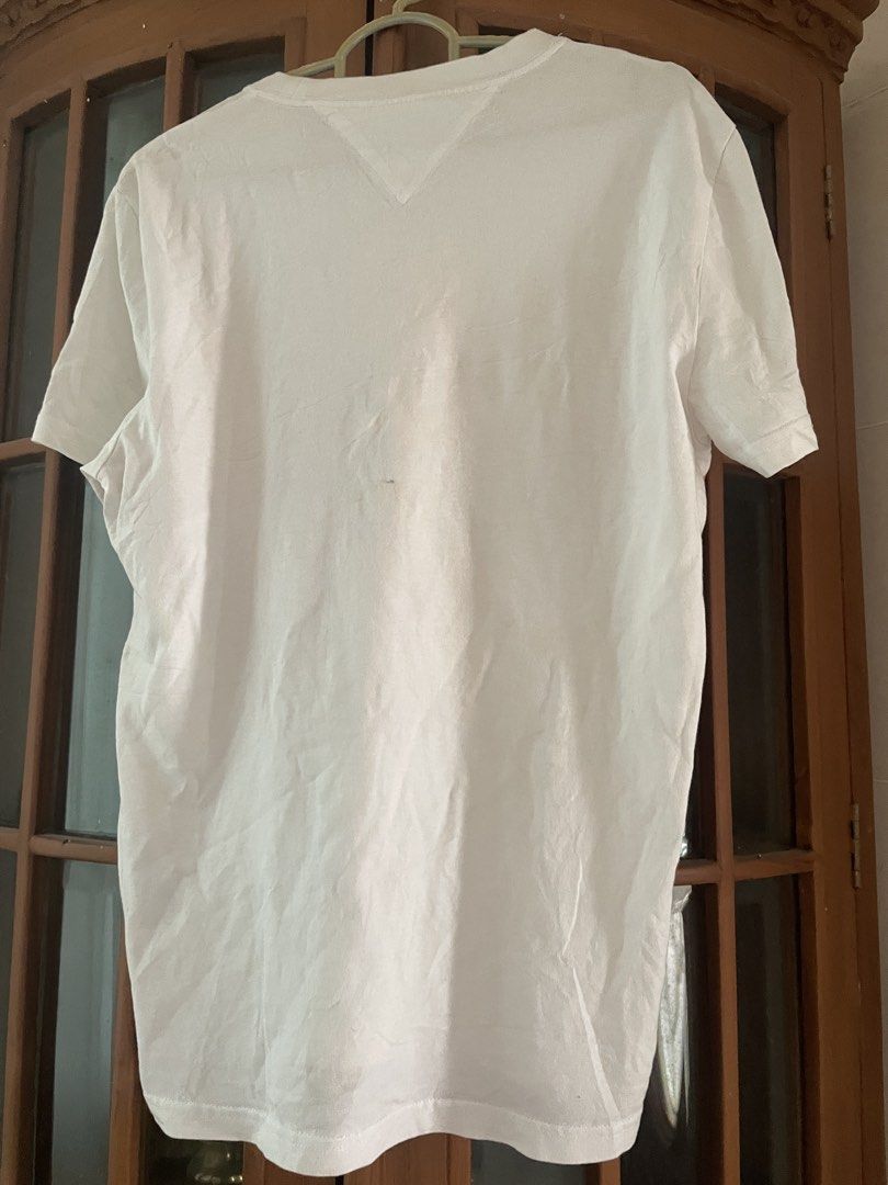 Tommy shirt (Category: Tshirts & Polo Shirts) located in Ipoh. Submitted by ieda24 (Listing ID 1443540261, Image 3). Description: Foc postage.