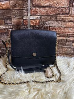 (Category: ) located in . Submitted by eriin_gracewardrobe (Listing ID 1443592101, Image 1). Description: .
