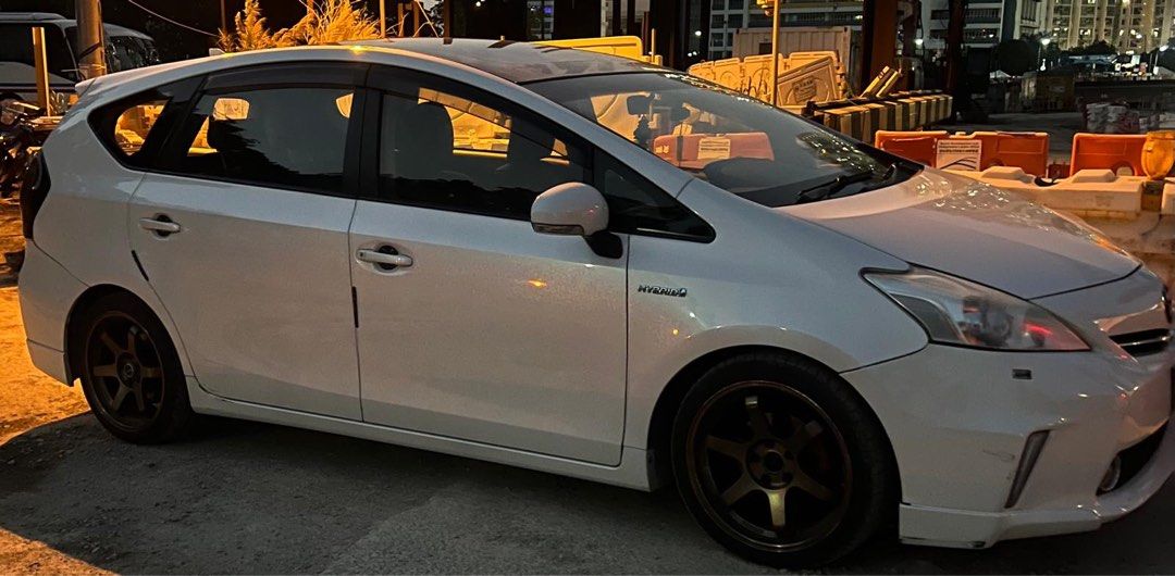 Toyota Prius 1.8 Alpha 7-Seater Auto （分類：車輛放售）位於 Hong Kong。 由 sam852hk 提交（商品編號 1443643710，圖片 3）。簡介： 96310424 call for more detail I help my friend to sell this car. This car is my friend you can call him for inquiry can see the Car Tung Chung. Any time 。