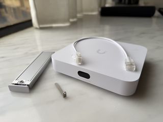 Ubiquiti UniFi Cloud Gateway Max491892864871321600