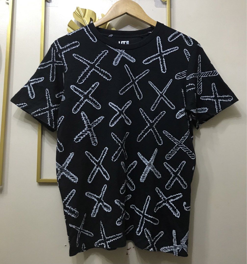 Uniqlo x Kaws (Category: Tshirts & Polo Shirts ) located in Angeles City. Submitted by bashthriftstuff123 (Listing ID 1443638914, Image 1). Description: Uniqlo x Kaws Size medium Width 18 Length 27 Verygood condi No issue 380 + ship.
