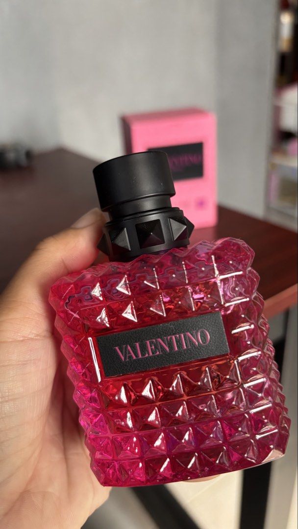 Valentino Donna Extradose (Category: Fragrance & Deodorants) located in San Jose. Submitted by arakyer (Listing ID 1443499869, Image 2). Description: 95/100ml.