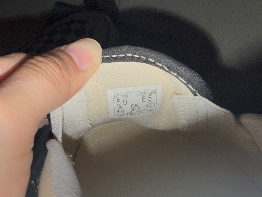 VANS Classic Slip-On Black and White (Category: Casual Shoes) located in Dasmarinas. Submitted by cafinds (Listing ID 1443606175, Image 3). Description: VANS Classic Slip-On Black and White only used once size: 5.0 us men | 6.5 us women rfs: relocating.