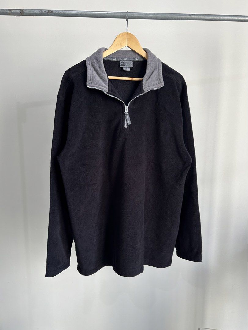 Vintage Black Quarter Zip Fleece (Category: Coats, Jackets and Outerwear) located in Santa Rosa. Submitted by je.declutters (Listing ID 1443540178, Image 2). Description: Black Fleece Quarter Zip Size XL oversized 9.5/10 condition, cozy 25 inches pit to pit 30.5 inches length.