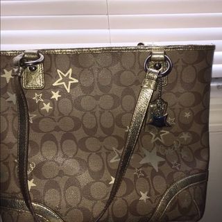 (Category: ) located in . Submitted by melpyy (Listing ID 1436785782, Image 1). Description: .