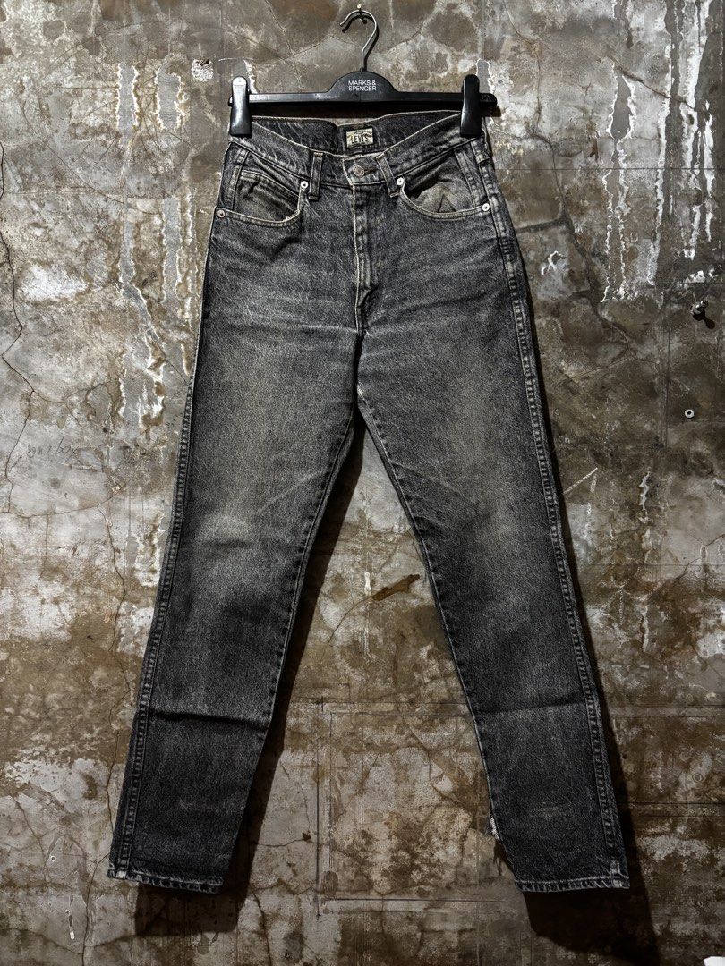 VINTAGE LEVIS PANTS(JAPAN RELEASED) (Category: Tshirts & Polo Shirts ) located in Davao. Submitted by marjonhdavin (Listing ID 1443628744, Image 1). Description: VINTAGE LEVIS PANTS(JAPAN RELEASED) Size: 28 on tag (Waist: 28 x Length: 41 x Leg Opening: 6) Color rate: 9/10 Condition: Verygood Issue: Rip part & Paint Stains.