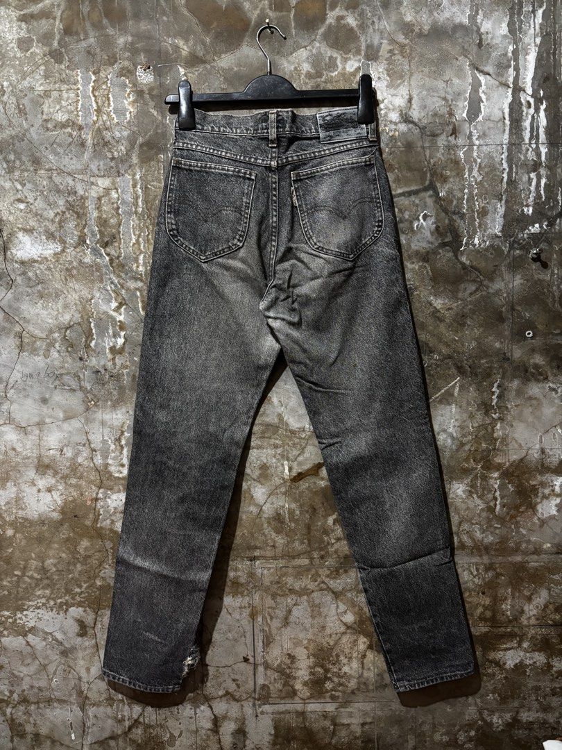 VINTAGE LEVIS PANTS(JAPAN RELEASED) (Category: Tshirts & Polo Shirts ) located in Davao. Submitted by marjonhdavin (Listing ID 1443628744, Image 2). Description: VINTAGE LEVIS PANTS(JAPAN RELEASED) Size: 28 on tag (Waist: 28 x Length: 41 x Leg Opening: 6) Color rate: 9/10 Condition: Verygood Issue: Rip part & Paint Stains.