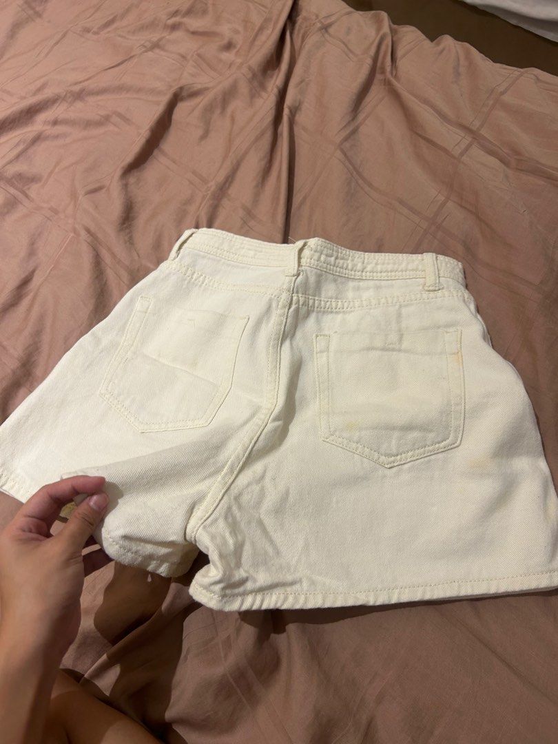 White Denim Skort (Shorts + Skirt) (Category: Skirts) located in Binalonan. Submitted by __clementine (Listing ID 1443643119, Image 3). Description: hard denim.
