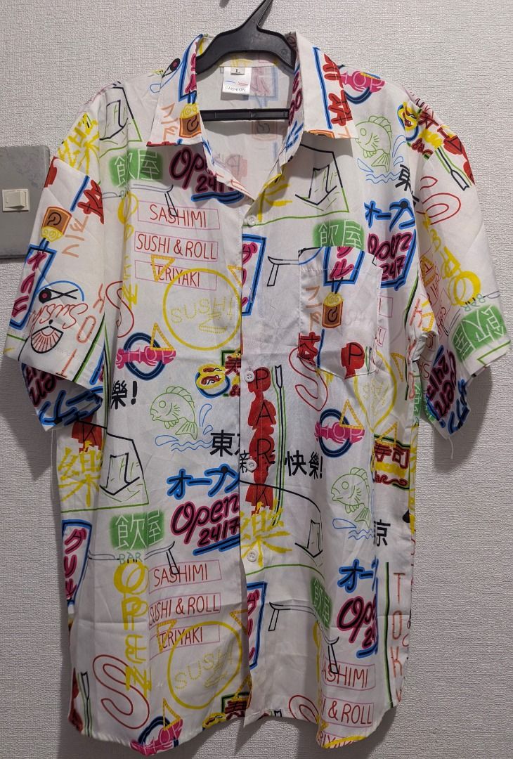 White Printed Polo (Category: Activewear) located in Pasig City. Submitted by igustnik (Listing ID 1443670489, Image 1). Description: NEVER USED WASHED ONLY MEDIUM TO LARGE.