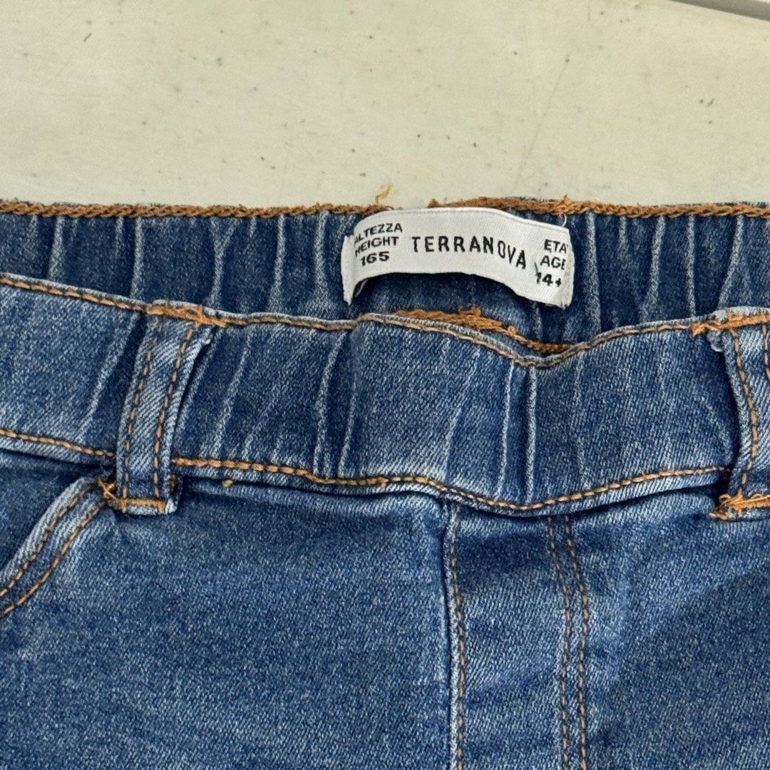 Women’s Jeans Set (Category: Jeans) located in Quezon City. Submitted by shopsofiascloset (Listing ID 1443529742, Image 2). Description: 4 Pairs of Jeans Preloved, kindly manage expectations RFS: Decluttering.