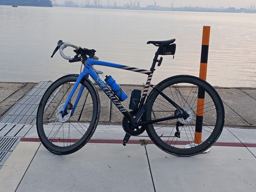 WTT/WTS Specialized Tarmac sl6 comp 52cm 2021 (Category: Bicycles) located in Singapore. Submitted by clivegohwe66321 (Listing ID 1443630093, Image 1). Description: Frame-(authentic)Tarmac sl6 comp disc brakes Wheels-Dt swiss r470 or Campagnolo Bora WTO 45 Groupset-Ultegra mechanical 11 speed disc brakes RFS:upgrading no rush to sell will switch bottle cage to specialized one when selling Dt swiss r470(specialized turbo tyre)-$2500 Campagnolo(pir