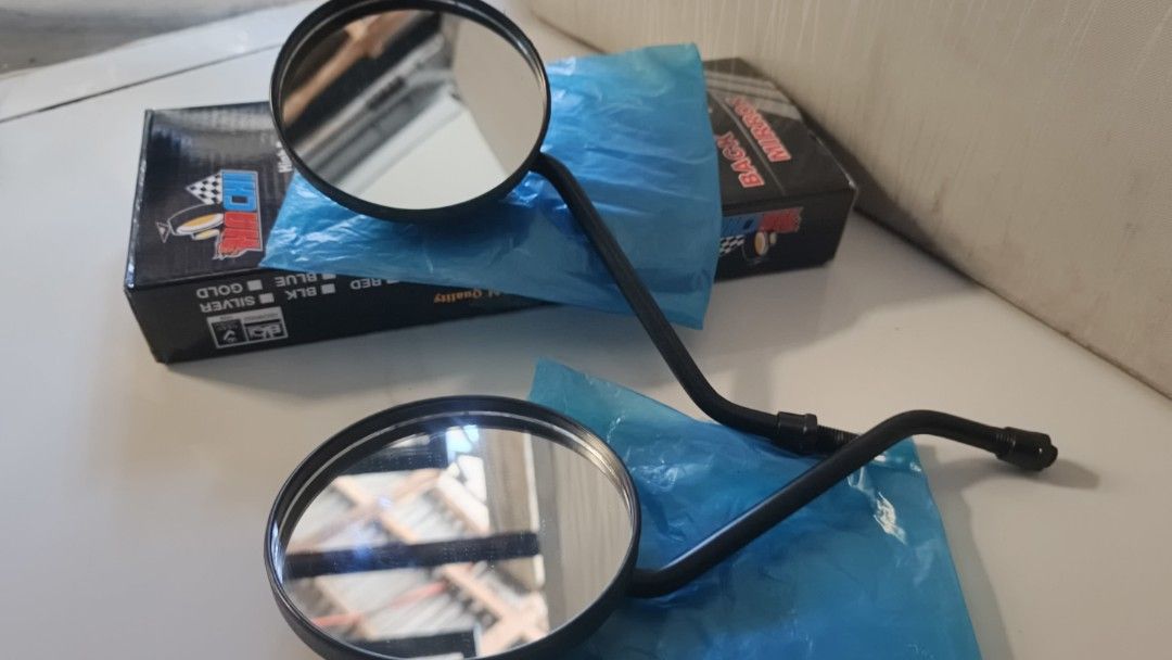 Yamaha Classic Round Side Mirror (Category: Mirrors) located in Manila. Submitted by astronomeow (Listing ID 1443686566, Image 1). Description: Sobrang Swabe sa motor lalo na kung classic enthusiast ka, affordable, High Quality hindi ka mag sisisi, Dun na tayo sa legal ng LTO aanohin mo pa yung Bar end side mirror kung ma tititickitan kalang Dasmariñas Cavite Location MOD : Cash/Gcash Pick up/Meet Up.
