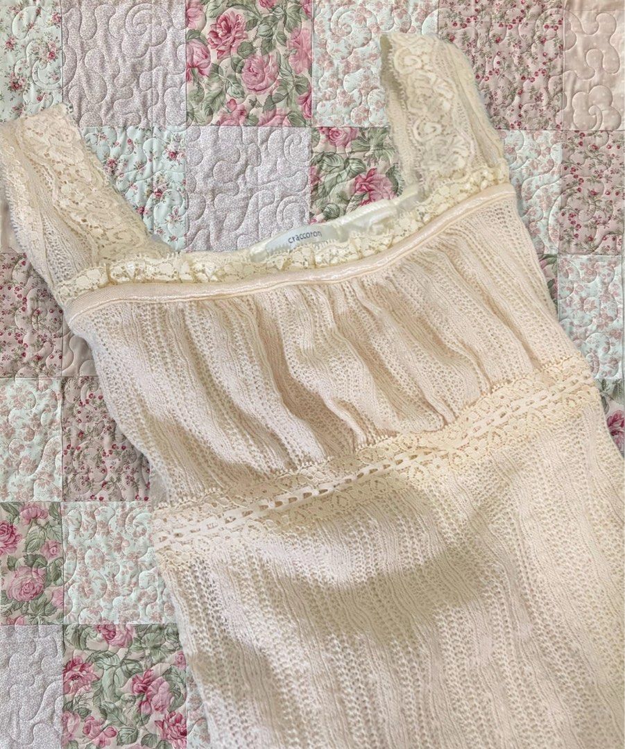 YELLOW COQUETTE MILKMAID TOP (Category: Sleeveless) located in Tuguegarao City. Submitted by remi.rosie (Listing ID 1441249020, Image 2). Description: .
