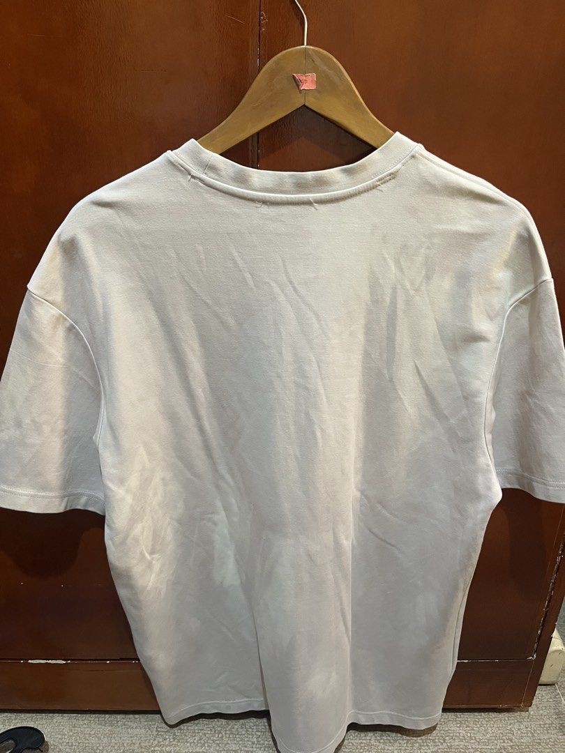 Zara Cotton Crewneck Essential Tee (Category: Tshirts & Polo Shirts ) located in Manila. Submitted by refinedthreads (Listing ID 1443526347, Image 3). Description: No Issues Buyer Handles SF DM if You Want Detailed Pics.