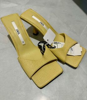 (Category: ) located in . Submitted by nomadcloset (Listing ID 1443625820, Image 1). Description: .
