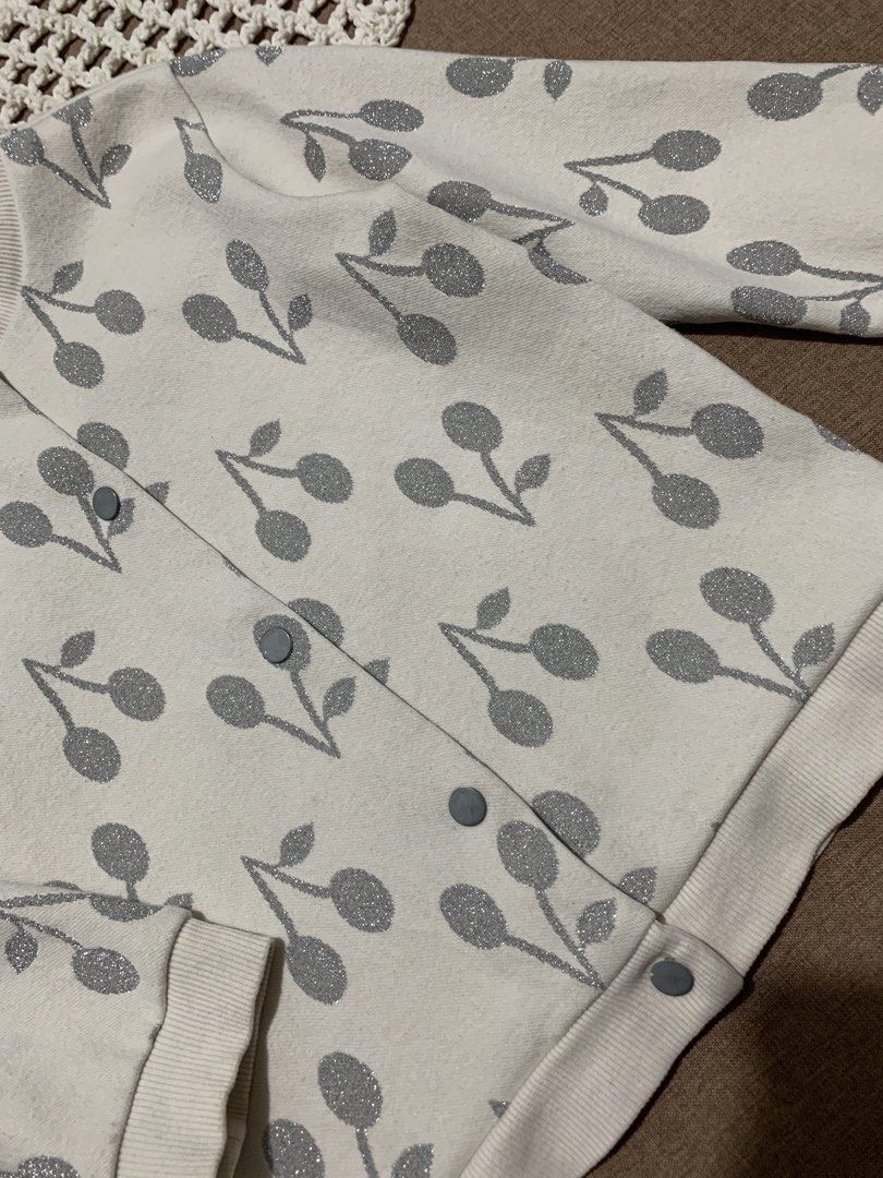 3T White Cherry Print Cardigan (Category: Babies & Kids Fashion) located in Davao. Submitted by _declutterwithme30 (Listing ID 1443908709, Image 2). Description: Excellent condition with fine lints.