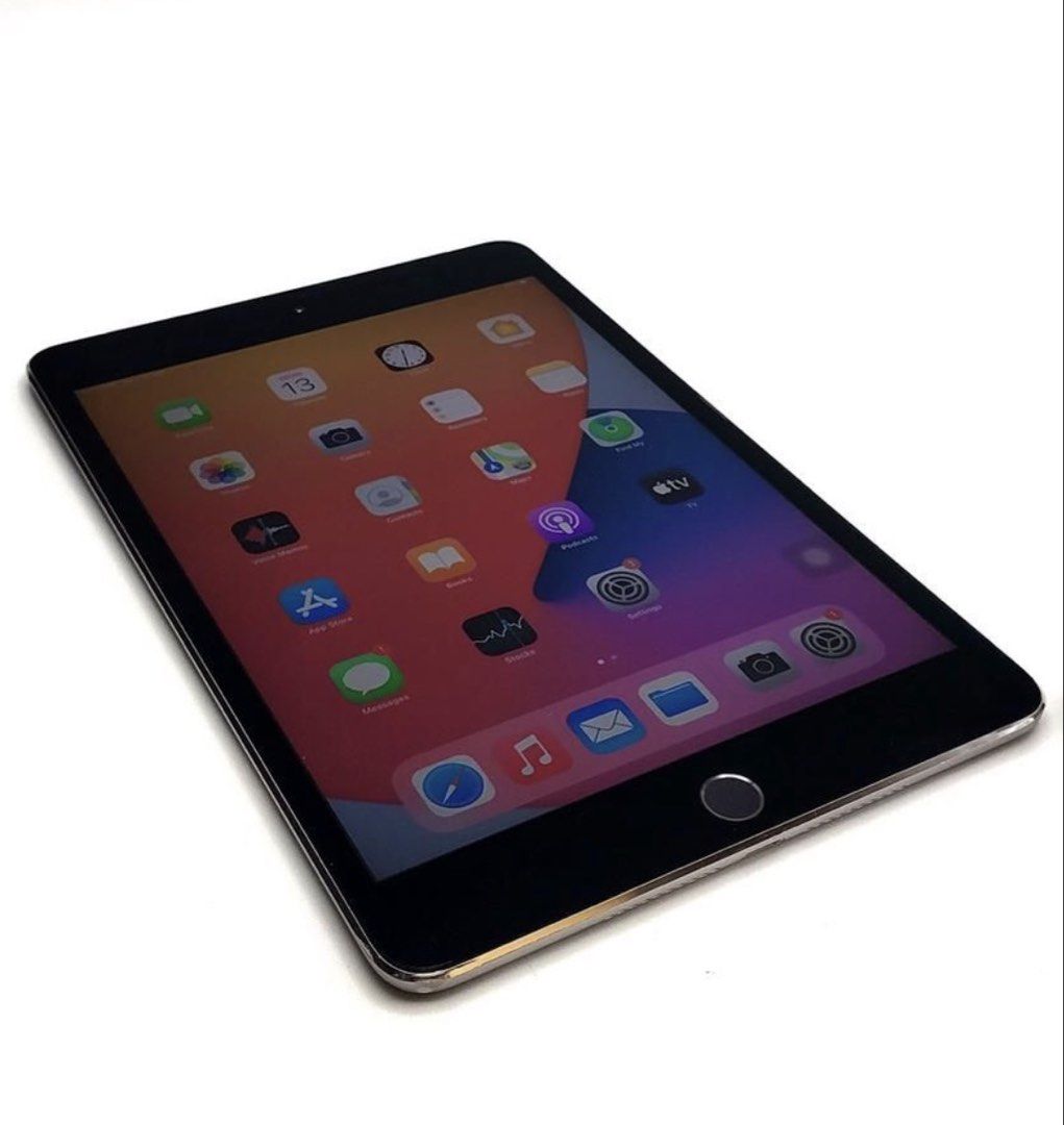 (Category: iPad) located in Singapore. Submitted by ijustwanttosellnbuy (Listing ID 1443910114, Image 1). Description: This is ipad mini 4 cellular .