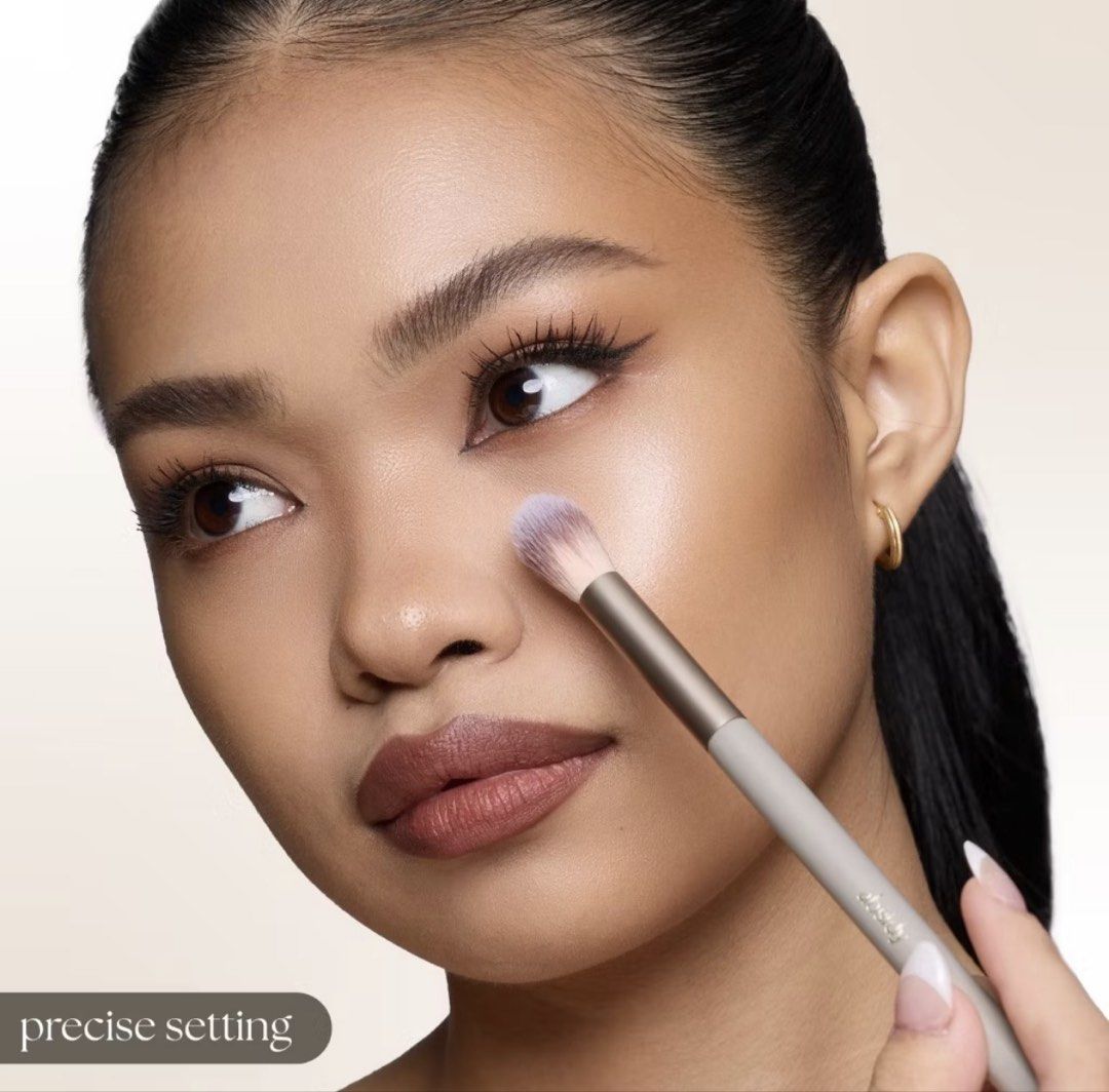 Absidy Precise Setting & Flat Tapered Powder Brush (Category: Makeup) located in Quezon City. Submitted by azifaire (Listing ID 1443862591, Image 3). Description: - Absidy Powder Brush Set (2 brushes) Brand New - Precise Setting Brush - Php 210 - Flat Tapered Brush - 245 - Shipping to be shouldered by the buyer (free j&t shipping if you buy both) GCash only (payment first basis) RFS: extra.