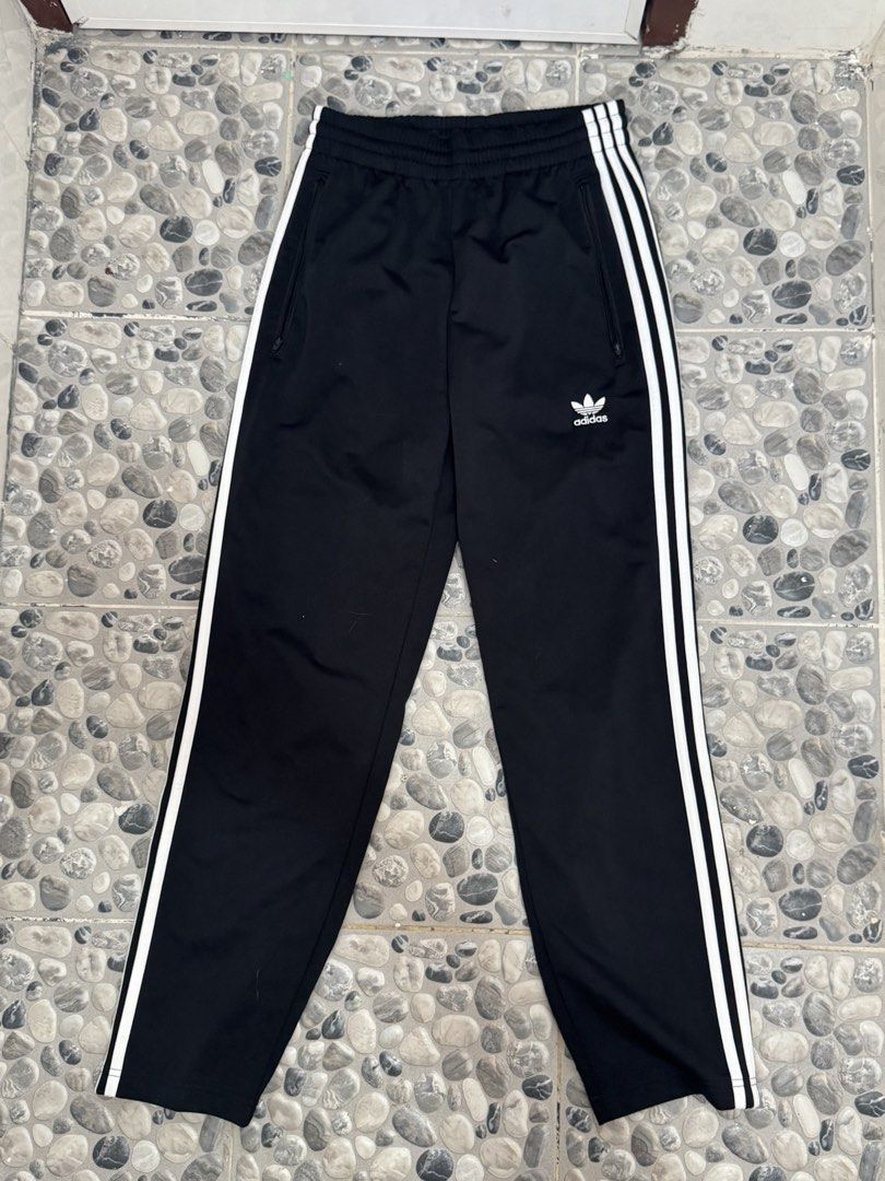 Adidas Firebird Trefoil Trackpants (Category: Joggers) located in Manila. Submitted by misfits.ph (Listing ID 1443788009, Image 1). Description: Adidas firebird trefoil trackpants Small 30-34 x 39 Excellent condi With scannable QR ₱800 only Manila area Jnt lalamove.