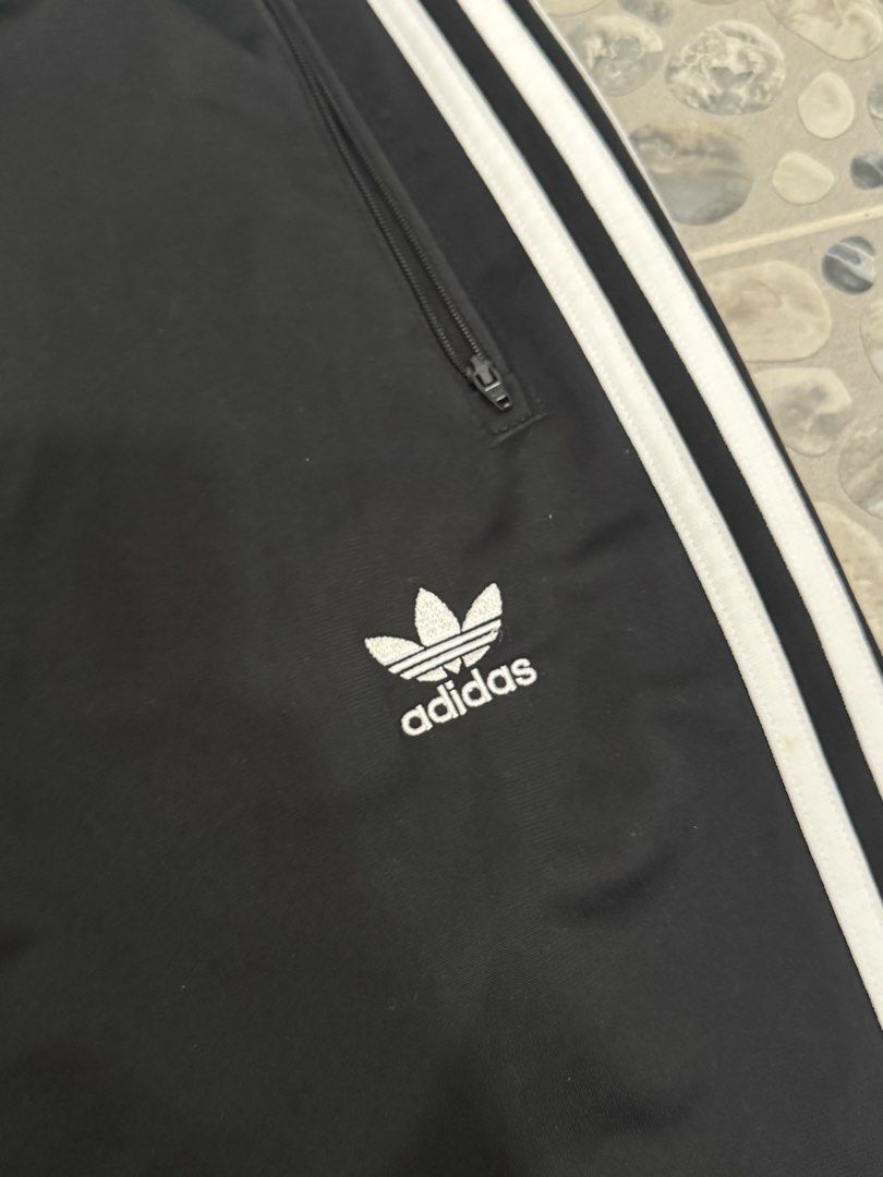 Adidas Firebird Trefoil Trackpants (Category: Joggers) located in Manila. Submitted by misfits.ph (Listing ID 1443788009, Image 2). Description: Adidas firebird trefoil trackpants Small 30-34 x 39 Excellent condi With scannable QR ₱800 only Manila area Jnt lalamove.