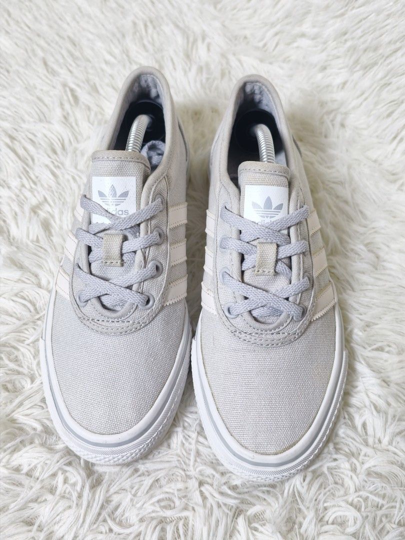 Adidas Grey Canvas Sneakers (Category: Sneakers) located in Davao. Submitted by declutterdrop029 (Listing ID 1443809347, Image 1). Description: - Classic grey Adidas canvas sneakers - Iconic three-stripe design - Secure lace-up closure - Durable rubber sole - Ideal for casual everyday wear - Versatile: pairs easily with any outfit SELLING: ADIDAS Adi ease shoes PRICE: php 1499 Size: EU 37 1/3 CM 23 RFS: padala from US. Di nagagamit. I have to man
