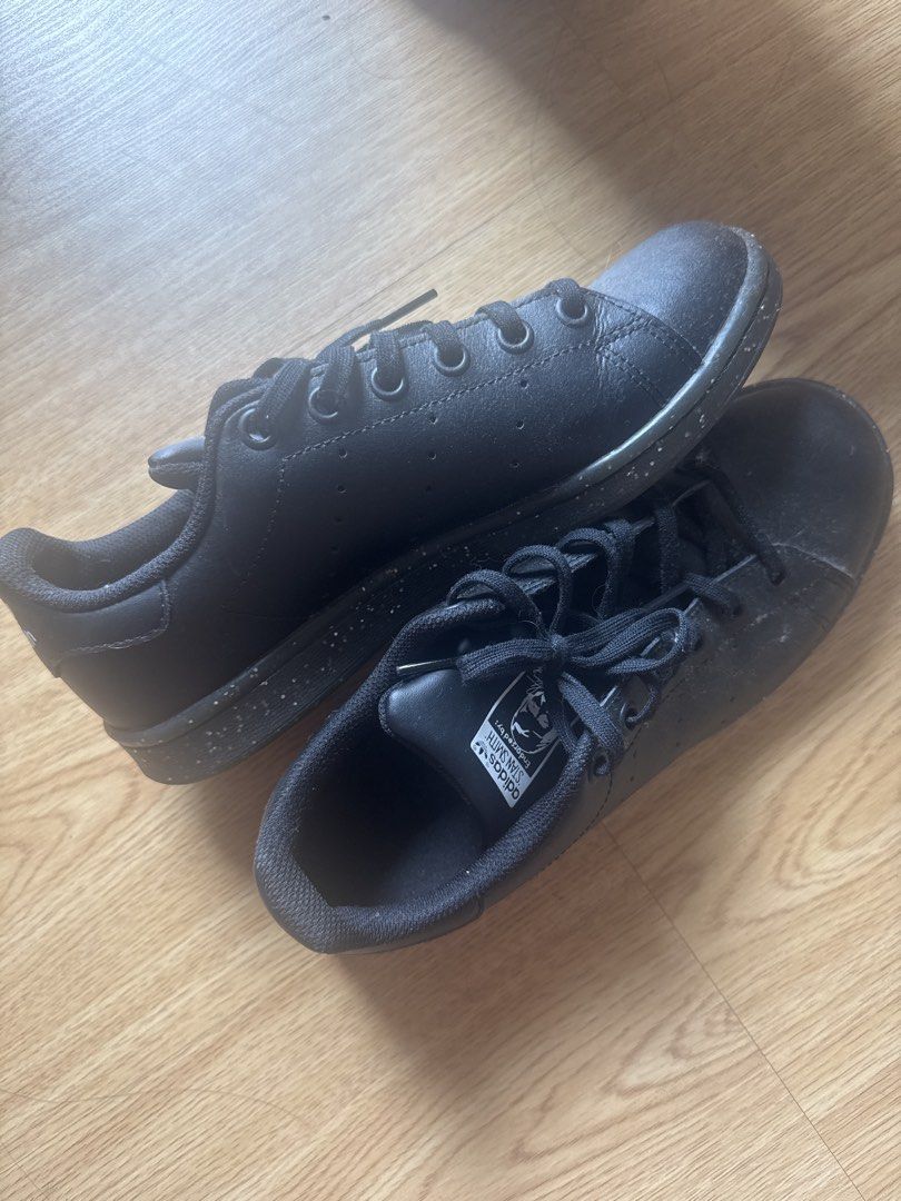 Adidas Stan Smith Black Glitter Sole Sneakers (Category: Sneakers) located in Pasig City. Submitted by angosays (Listing ID 1443755305, Image 2). Description: Black Adidas Stan Smith sneakers Classic design with a subtle glitter detail on the sole Used once RFS not my style See photo for size.