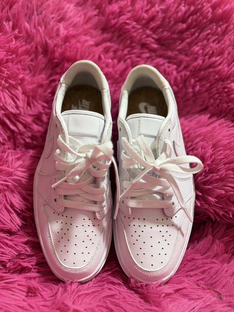 AIR JORDAN 1 LOW SHOES (Category: Sneakers) located in Pasay City. Submitted by shishiel (Listing ID 1443715258, Image 1). Description: Air Jordan Elevate Low White on white Size:Uk 4.5 📍Meet up: Pasay area or Makati 🚌 can ship thru lalamove/Grab .