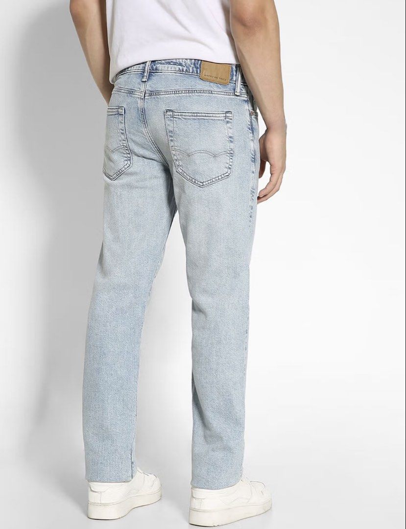 American Eagle Light Wash Straight Leg Jeans (Category: Jeans) located in Manila. Submitted by maldimathilda (Listing ID 1443887674, Image 2). Description: American Eagle light wash straight leg jeans. Classic, comfortable fit for everyday casual wear. Button and zip closure..