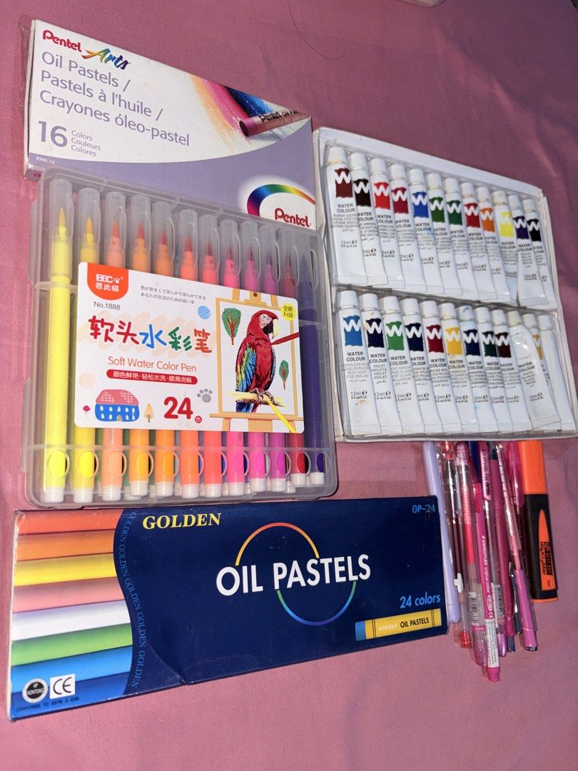 Art Materials (Category: Craft Supplies & Tools) located in Taguig. Submitted by lazysynah (Listing ID 1443738776, Image 3). Description: Take all for 1000.