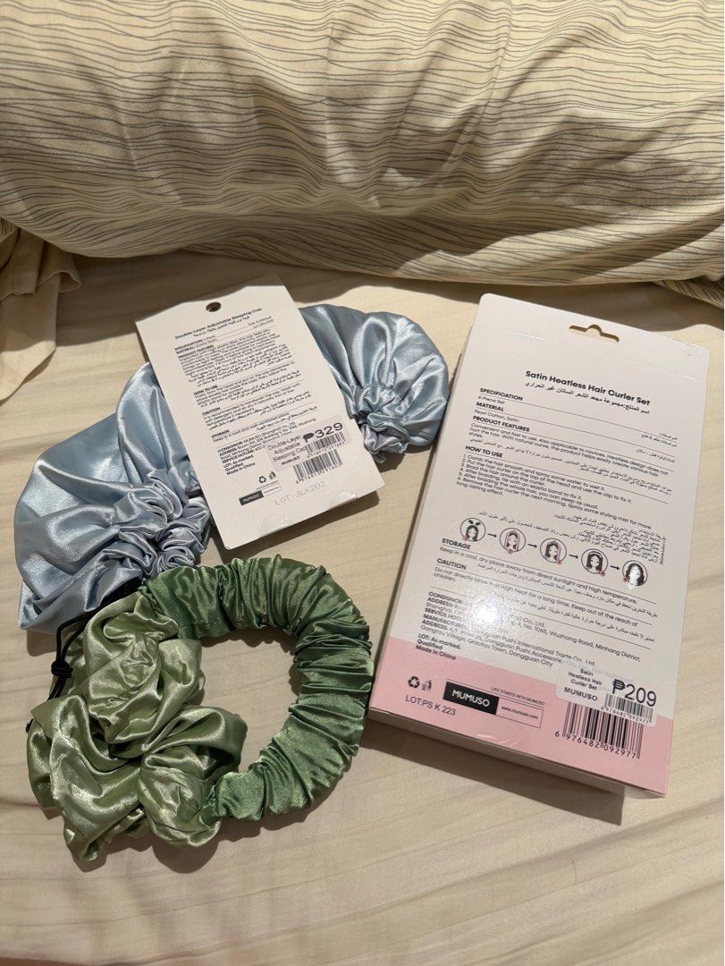 Assorted hair styling accessories (Category: Hair) located in Quezon City. Submitted by declutterwithcc (Listing ID 1443717651, Image 2). Description: SELLING AS BUNDLE, only ₱650 If per pc: Green -₱160 Blue -₱310 Pink -₱200 RFS: Impulse buying. 😅.