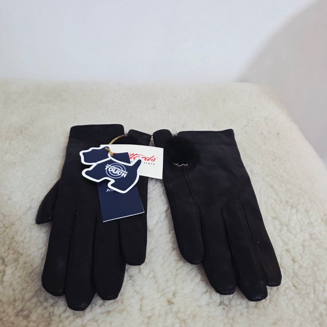 Authentic Agatha Black Genuine Leather Gloves / Winter Gloves (Category: Gloves) located in Binangonan. Submitted by makoleksyon (Listing ID 1443761644, Image 2). Description: brand new complete with tags smart touch genuine leather free size Bought in Japan 100%Authentic Money back guarantee.