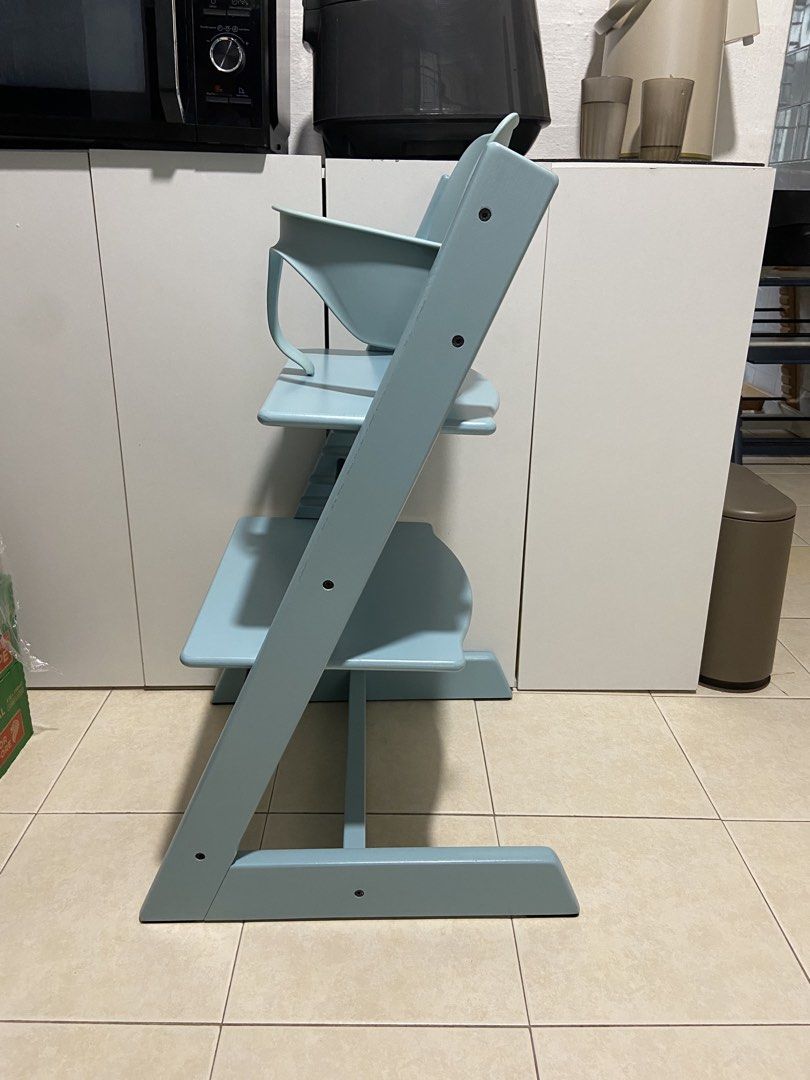 Authentic Stokke Tripp Trapp high chair - Aqua Blue (Category: Baby High Chairs) located in Singapore. Submitted by rainbowafterrain_sg (Listing ID 1443799724, Image 2). Description: Good condition. Cleaned and sanitised . Strong and sturdy! Colour : Aqua Blue Comes with matching baby set . Noted the wear and tear in the last 3 photos . Only that . The rest in great condition. Self pick up from TPY Delivery $25 .