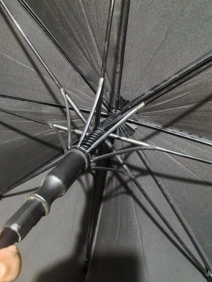 Automatic Long Umbrella - Windproof (Category: Umbrellas) located in Cebu City. Submitted by dudes_villanueva (Listing ID 1443809392, Image 2). Description: Long Umbrella - Black Automatic (Very Big) 📌 In excellent condition. Size: 70 cm.