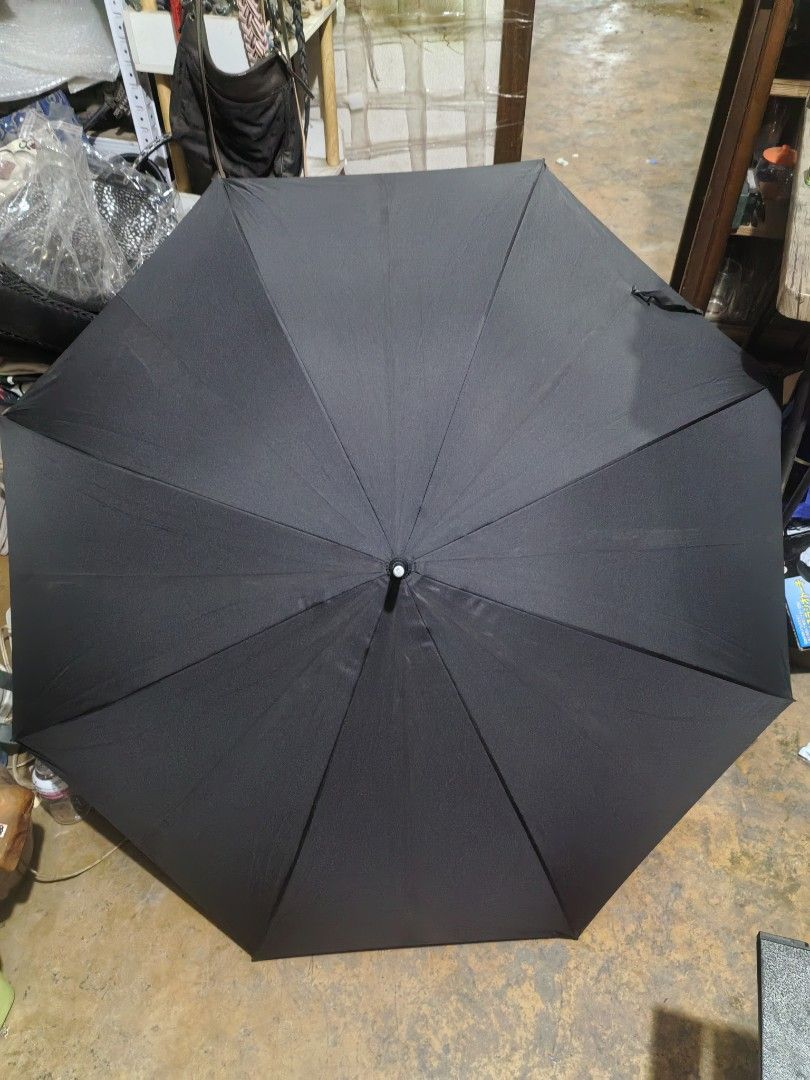 Automatic Long Umbrella - Windproof (Category: Umbrellas) located in Cebu City. Submitted by dudes_villanueva (Listing ID 1443809392, Image 1). Description: Long Umbrella - Black Automatic (Very Big) 📌 In excellent condition. Size: 70 cm.