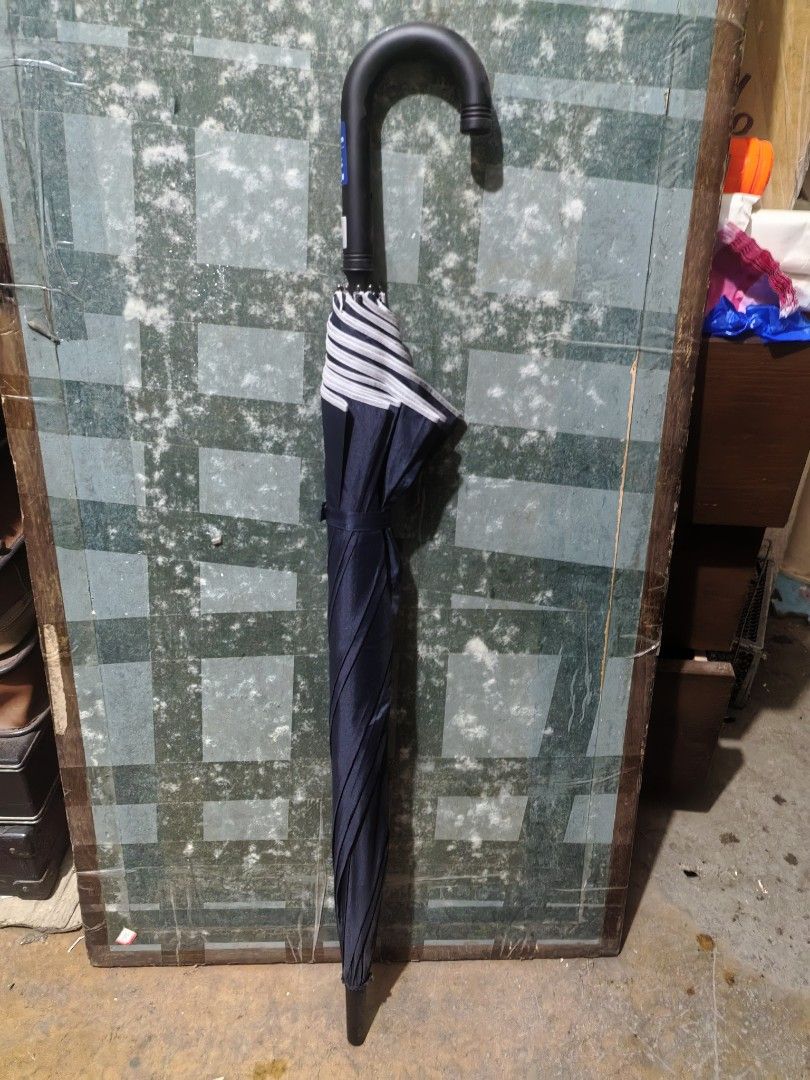 Automatic Long Umbrella - Windproof - Big Size (Category: Umbrellas) located in Cebu City. Submitted by dudes_villanueva (Listing ID 1443809807, Image 3). Description: Long Umbrella - Automatic (Big Size) Brand New 📌 In excellent condition. Size: 65 cm.