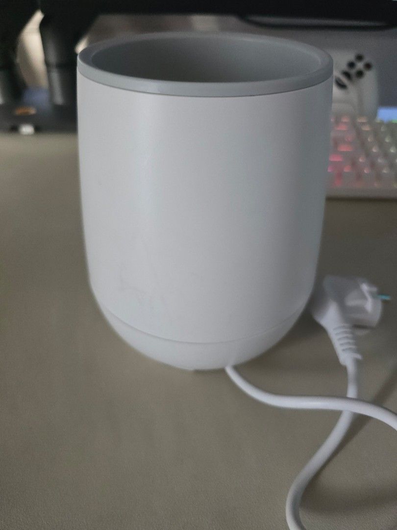 Avent bottle warmer (Category: Breastfeeding & Bottle Feeding) located in Cainta. Submitted by mayiaba (Listing ID 1443807274, Image 2). Description: Avent Bottle Warmer Our fastest electric bottle warmer For days when you're rushed off your feet, this Philips Avent ba by bottle warmer warms your milk quickly and evenly in just 3 minutes. Easy to operate, it feat ures a handy defrost setting an d can also be used to warm babv food • Warms babv bo