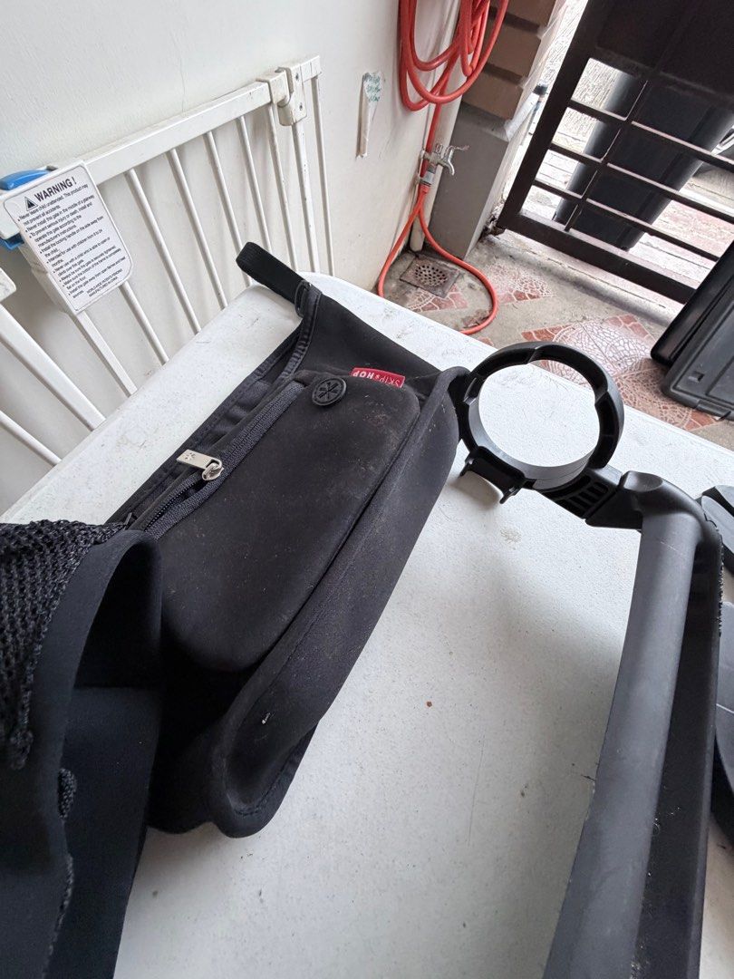 Baby jogger tray + accessories for stroller (Category: Strollers) located in Paranaque City. Submitted by preloved.butengtengs (Listing ID 1443877344, Image 2). Description: Lalamove from paranaque bf homes.