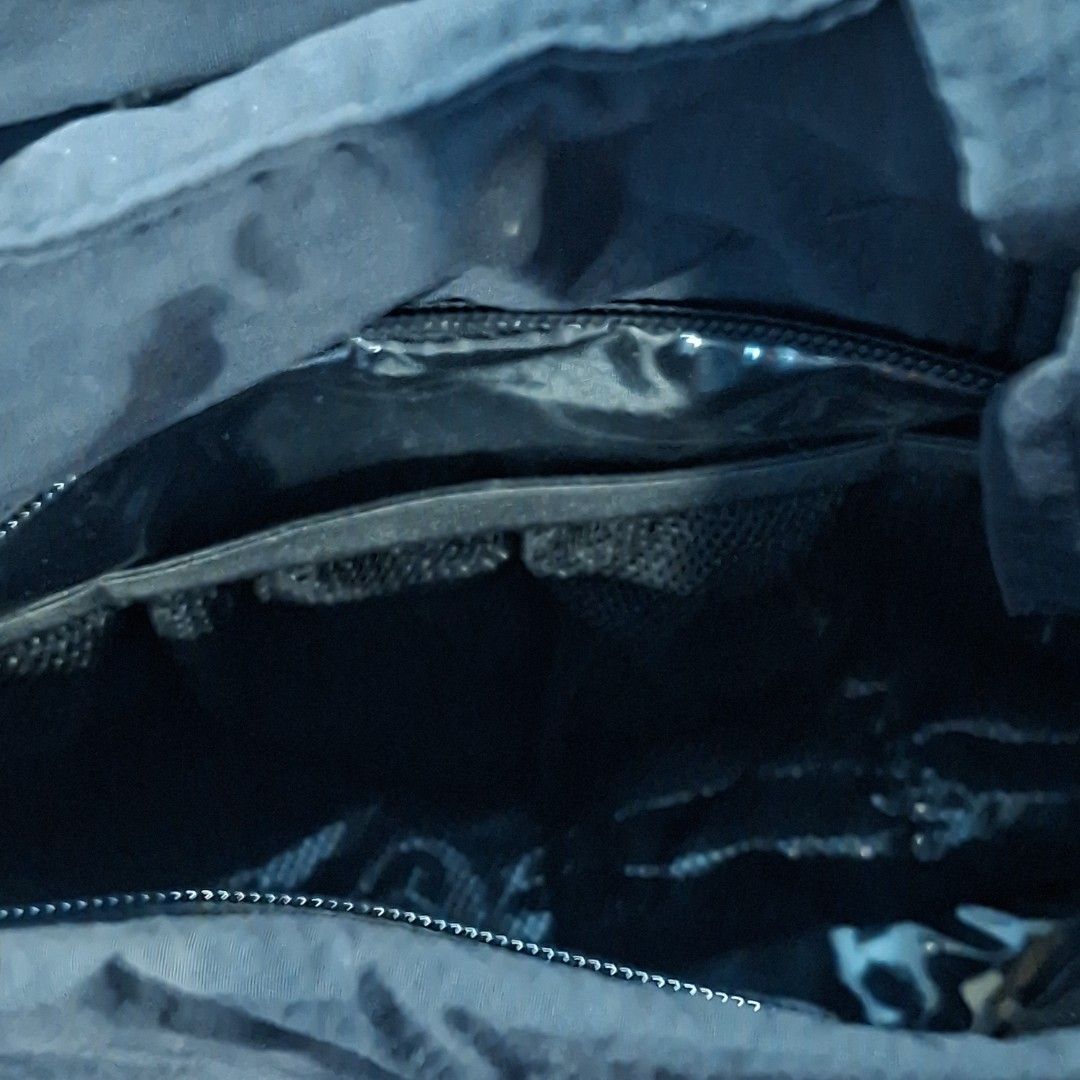 BAGSMART Tote Bag (M) (Category: Luxury Bags & Wallets) located in Bacoor. Submitted by rosehearts. (Listing ID 1443866573, Image 3). Description: - good condition - many pockets - all zippers working RFS: Decluttering.