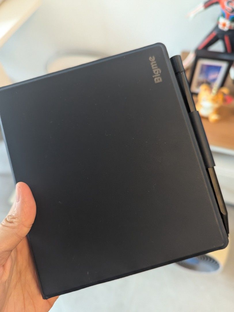 Bigme e-reader b751c （分類：電子書閱讀器）位於 Hong Kong。 由 luuunaaa 提交（商品編號 1443754851，圖片 2）。簡介： Bigme e-reader. 4GB ram. 64 GM memory Comes with original box and a navy blue protective case. e ink 電子閱讀器，好少用 有盒，連筆 可在元朗，沙田或大學站交收。
