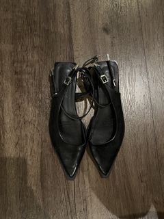 (Category: ) located in . Submitted by pb.closet (Listing ID 1443857733, Image 1). Description: .