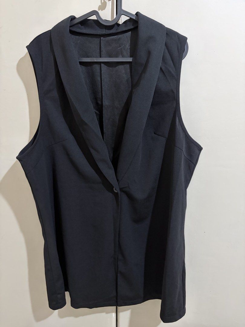 Plus size (2XL) Black Sleeveless Blazer Vest (Category: Sleeveless) located in Pasig City. Submitted by njademb (Listing ID 1443799486, Image 1). Description: Fits up to 2XL Only used once RFS: decluttering Last price posted.